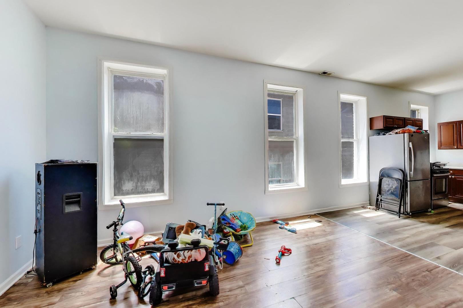 1418 S Saint Louis Avenue Property Photo 25
