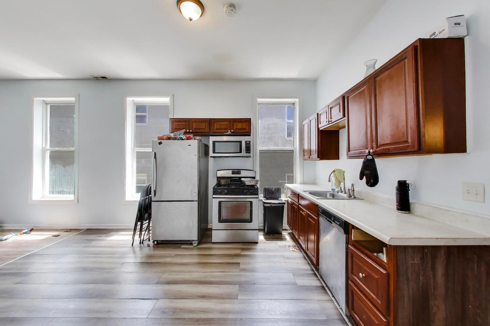 1418 S Saint Louis Avenue Property Photo 28