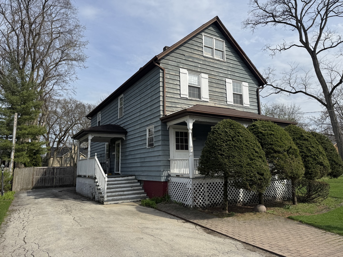 933 Harms Road Property Photo 1