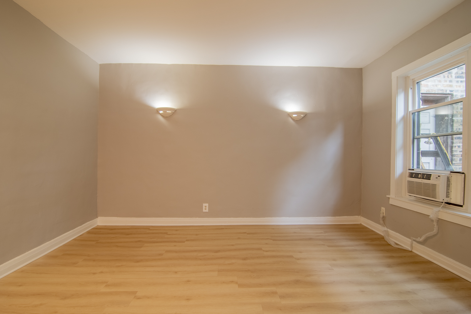 1414 W Pratt Boulevard 120 Property Photo 4