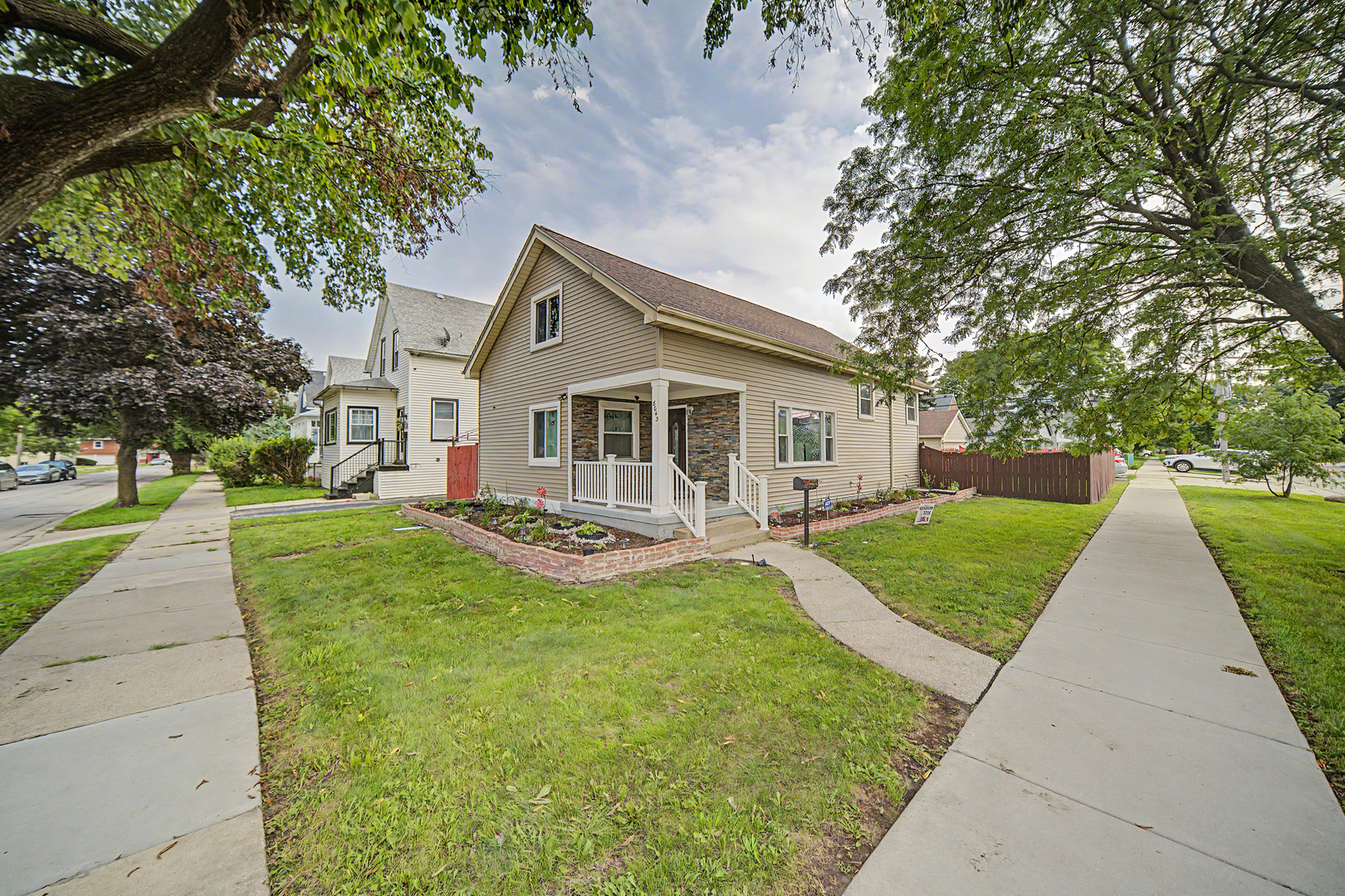 8043 Salisbury Avenue Property Photo 1