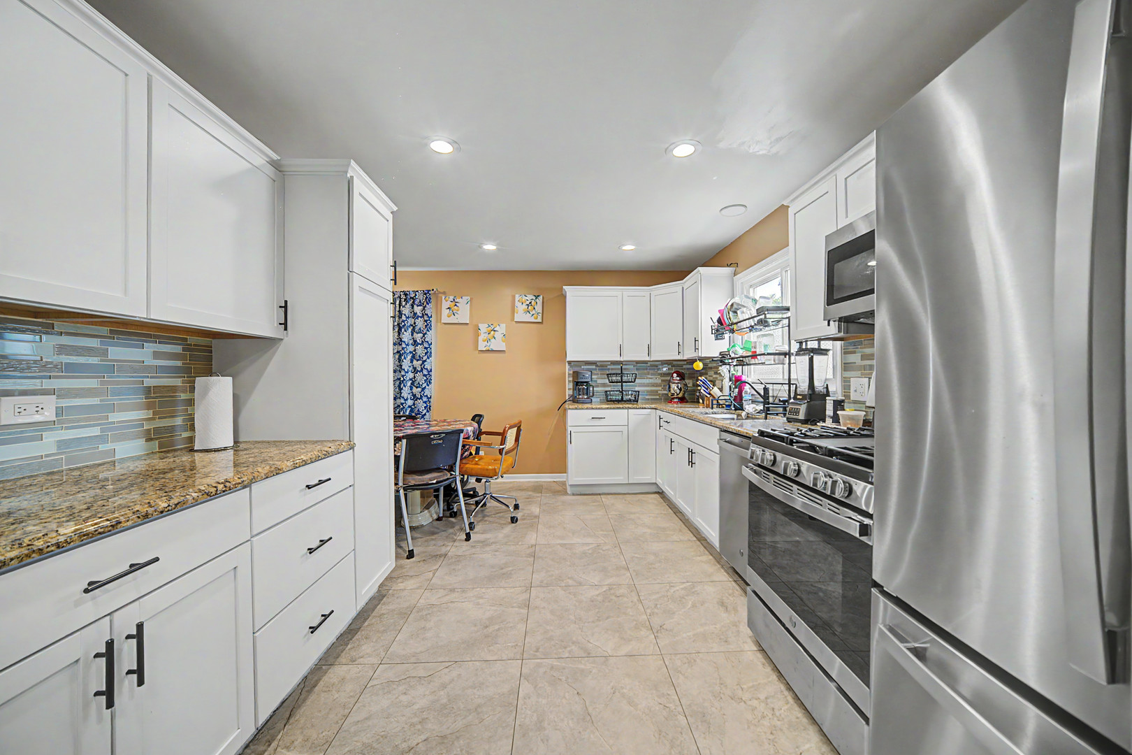 8043 Salisbury Avenue Property Photo 5