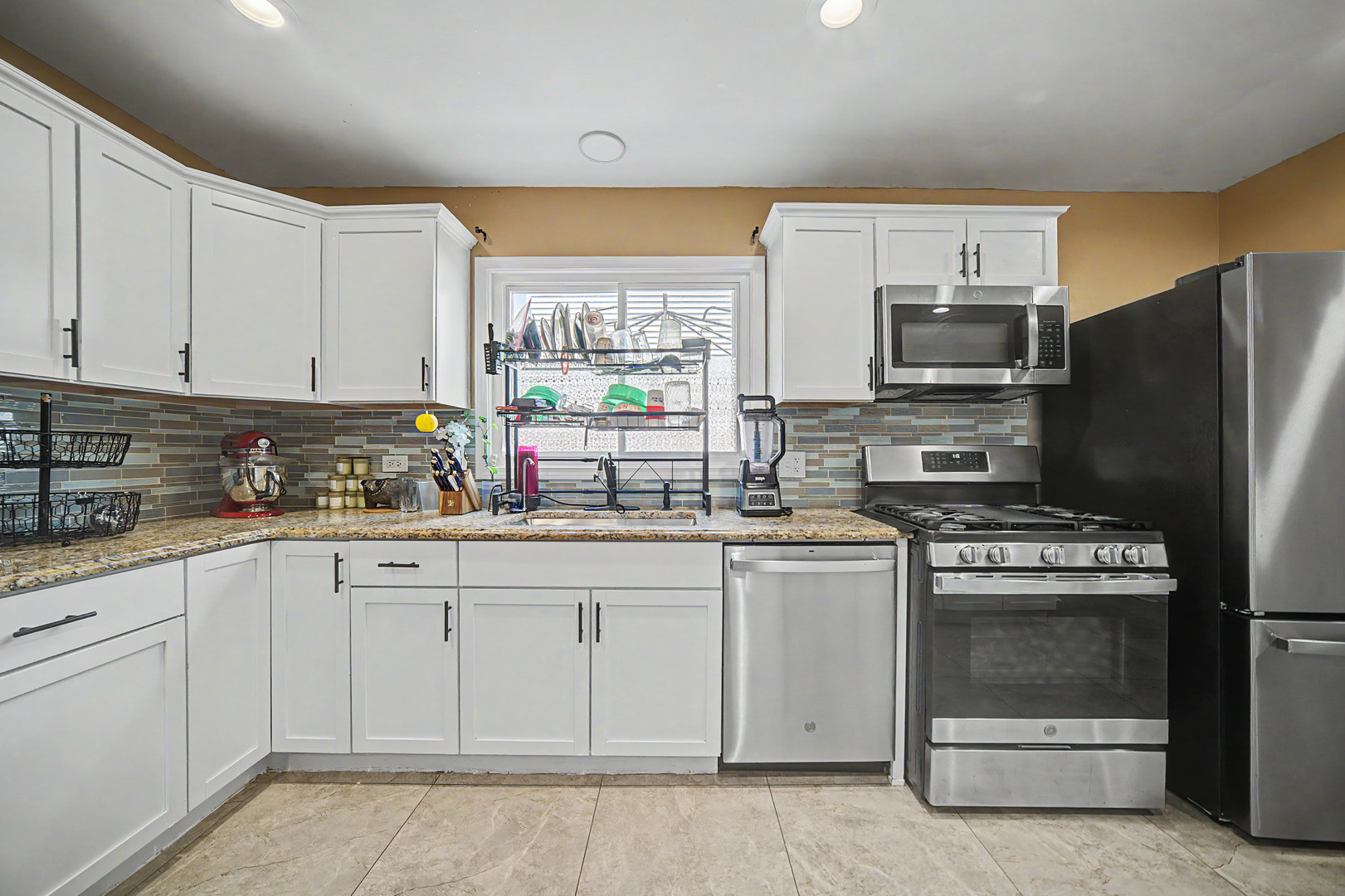 8043 Salisbury Avenue Property Photo 7
