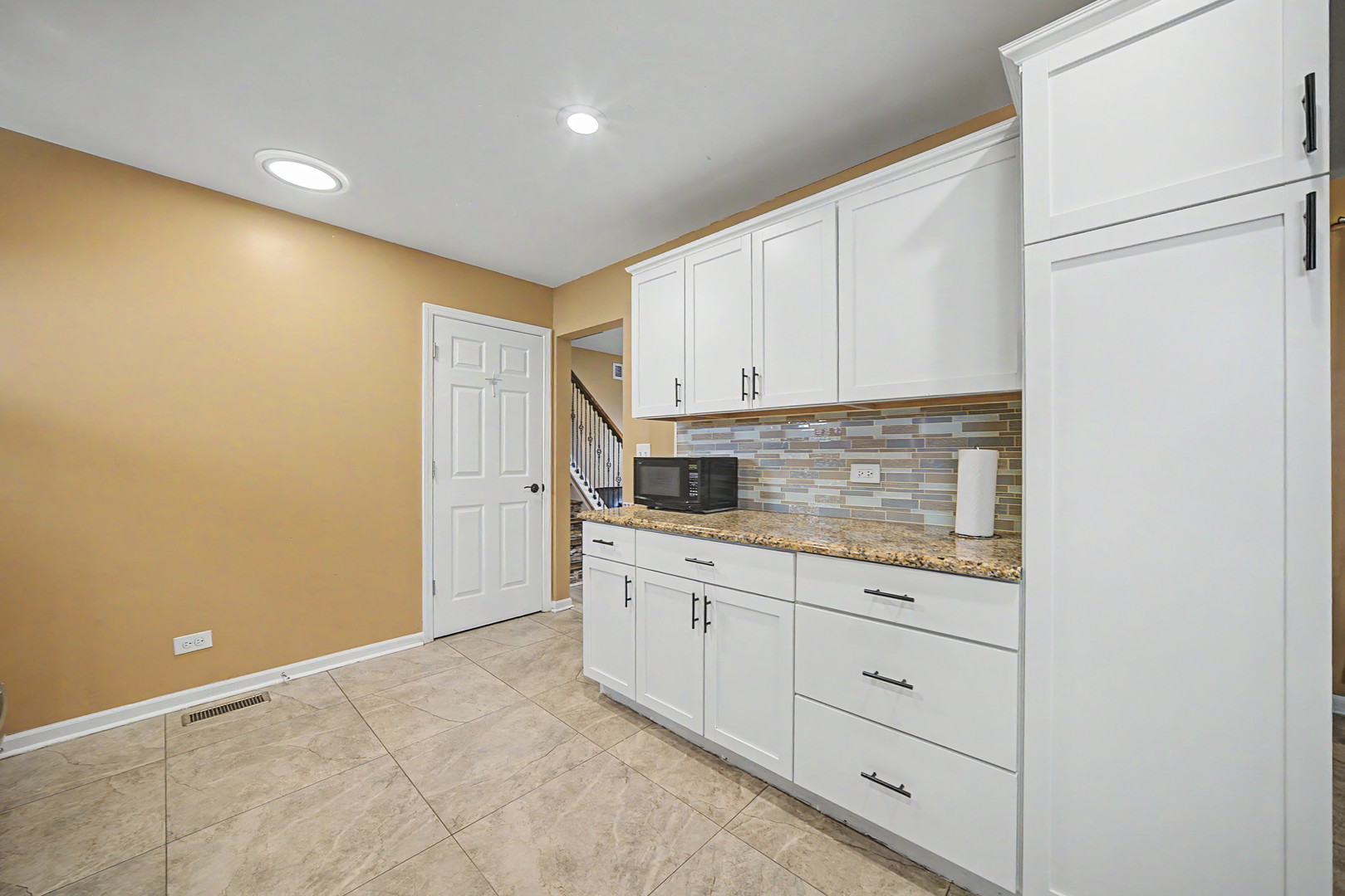 8043 Salisbury Avenue Property Photo 9