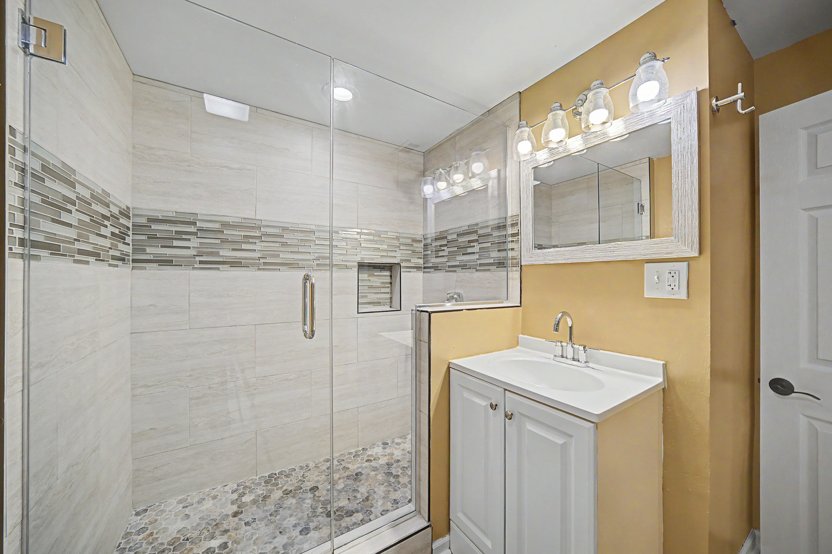 8043 Salisbury Avenue Property Photo 19