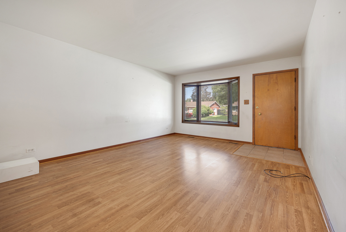 1086 Hickory Lane Property Photo 2
