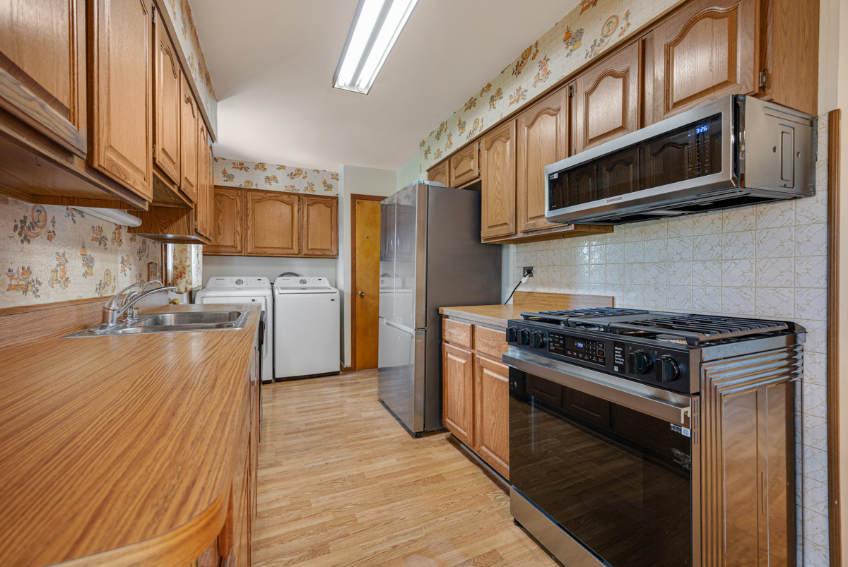 1086 Hickory Lane Property Photo 8
