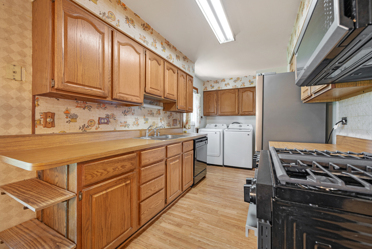 1086 Hickory Lane Property Photo 9
