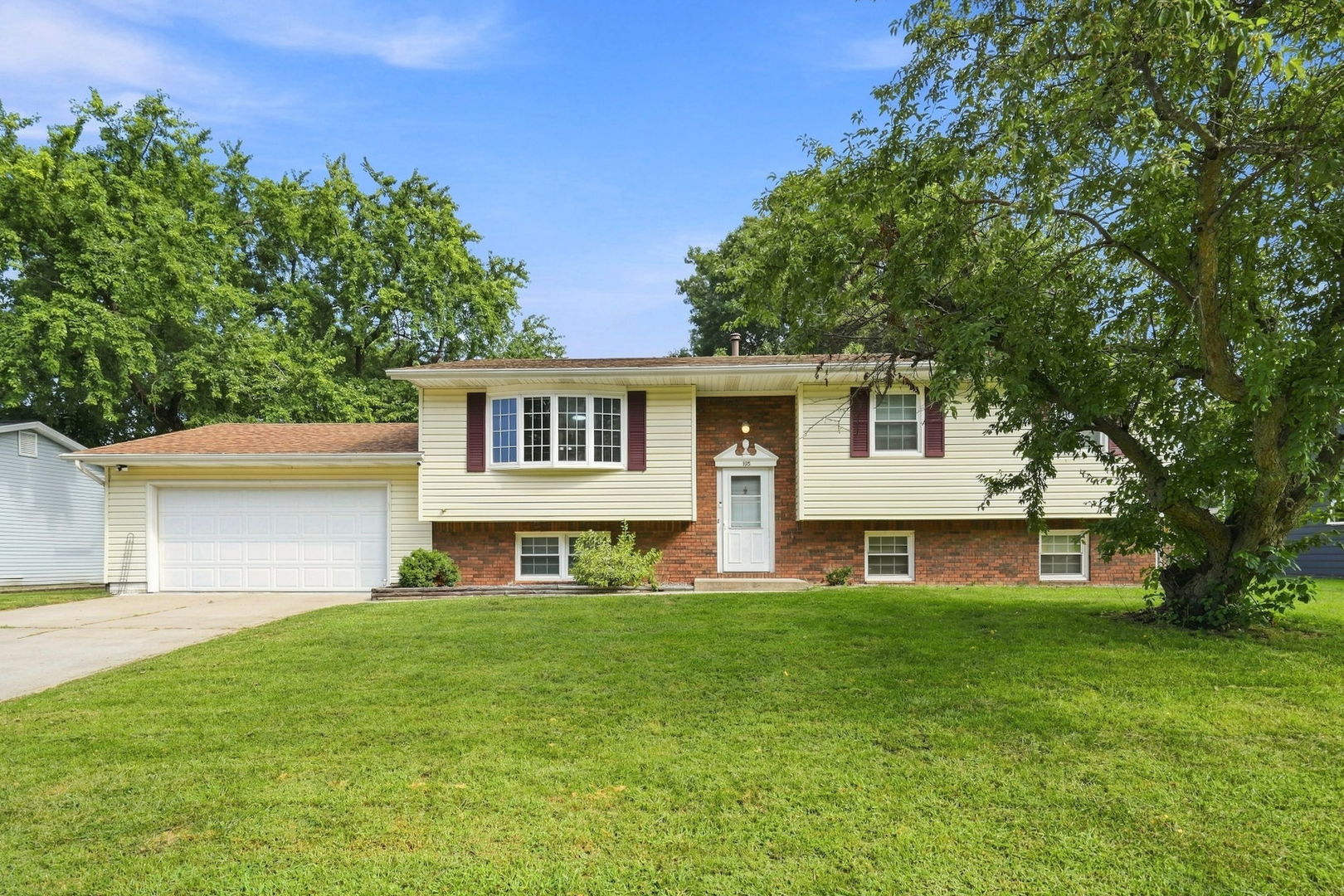 105 Spruce Drive Property Photo 1