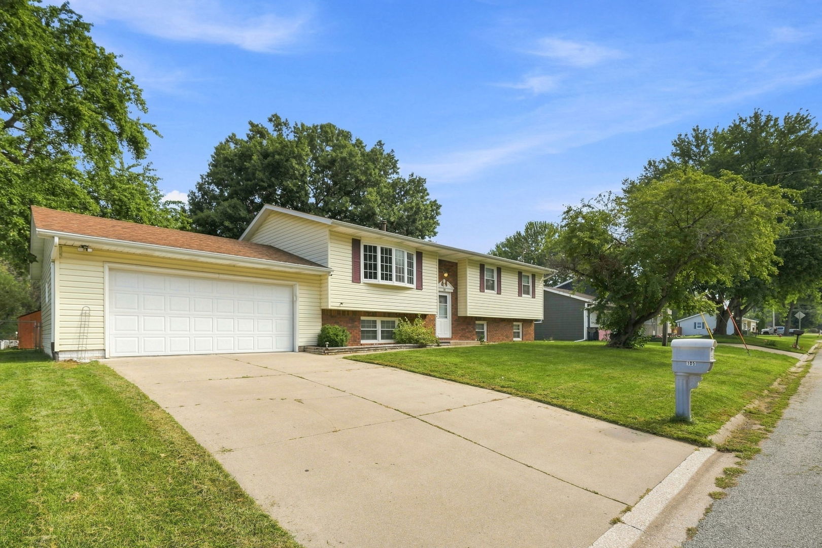 105 Spruce Drive Property Photo 2