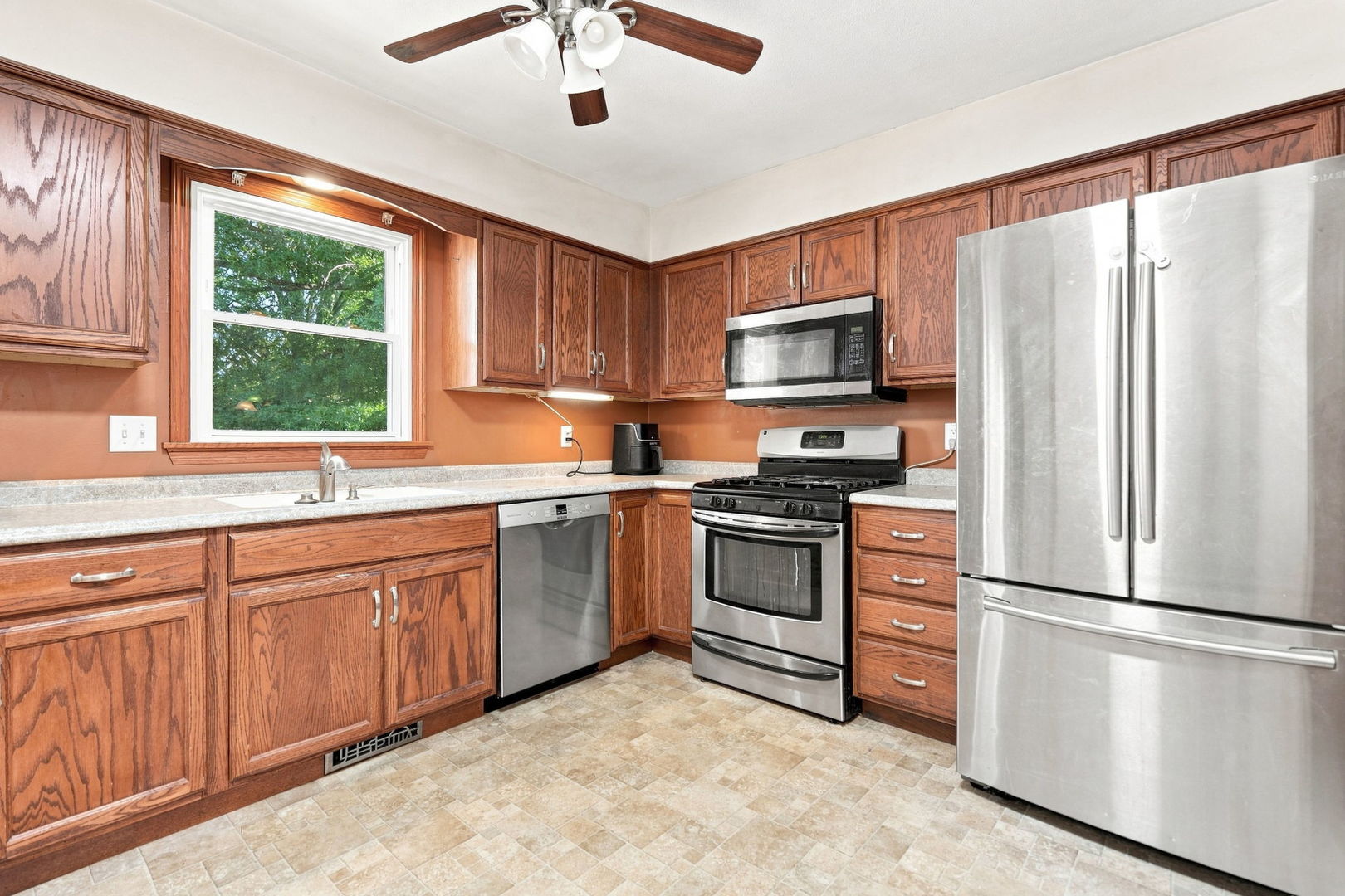 105 Spruce Drive Property Photo 8