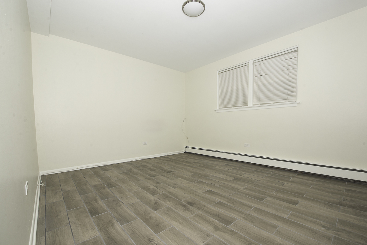 2402 N 76 Court G Property Photo 6