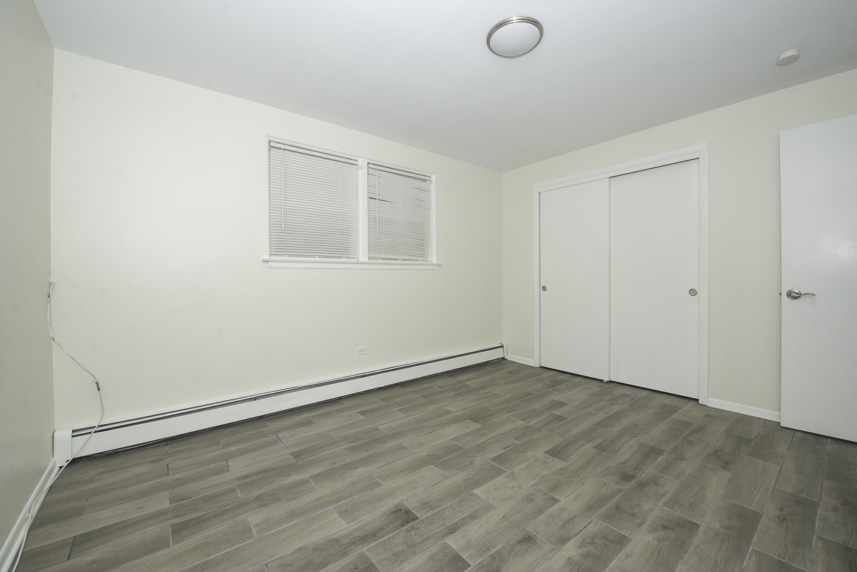 2402 N 76 Court G Property Photo 7