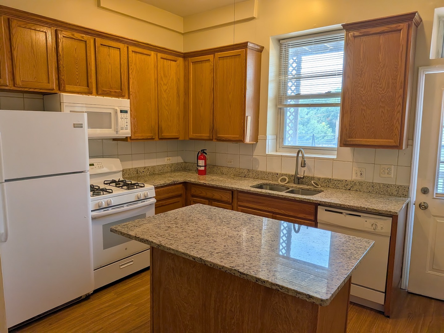 1106 W Taylor Street 2nd-flr Property Photo 2
