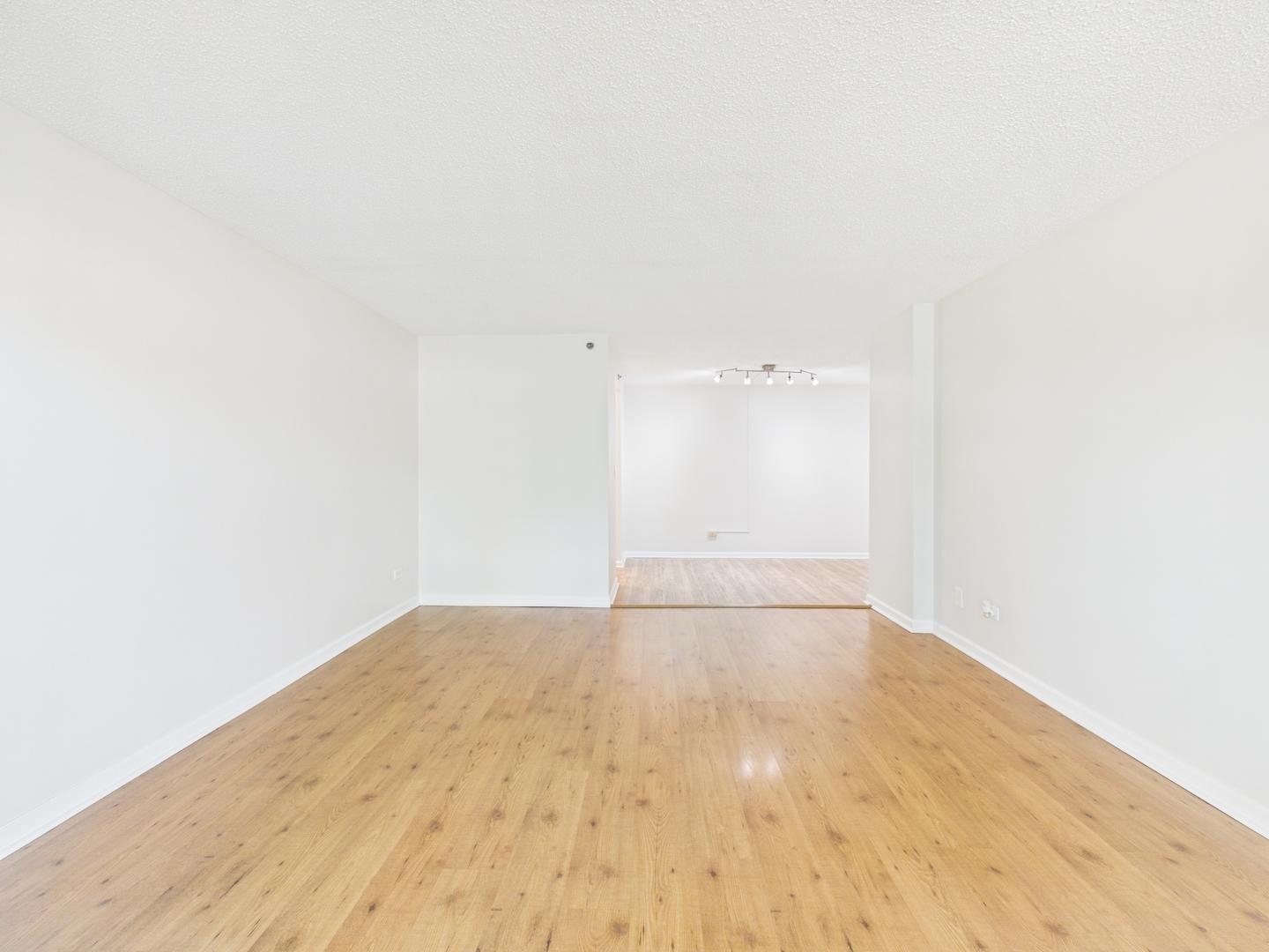 9514 W Lawrence Avenue 2406 Property Photo 6
