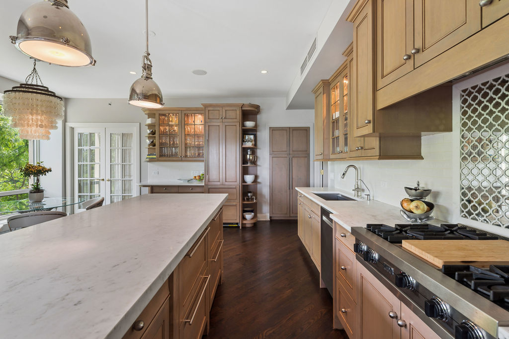 840 N Lake Shore Drive 401-402 Property Photo 14