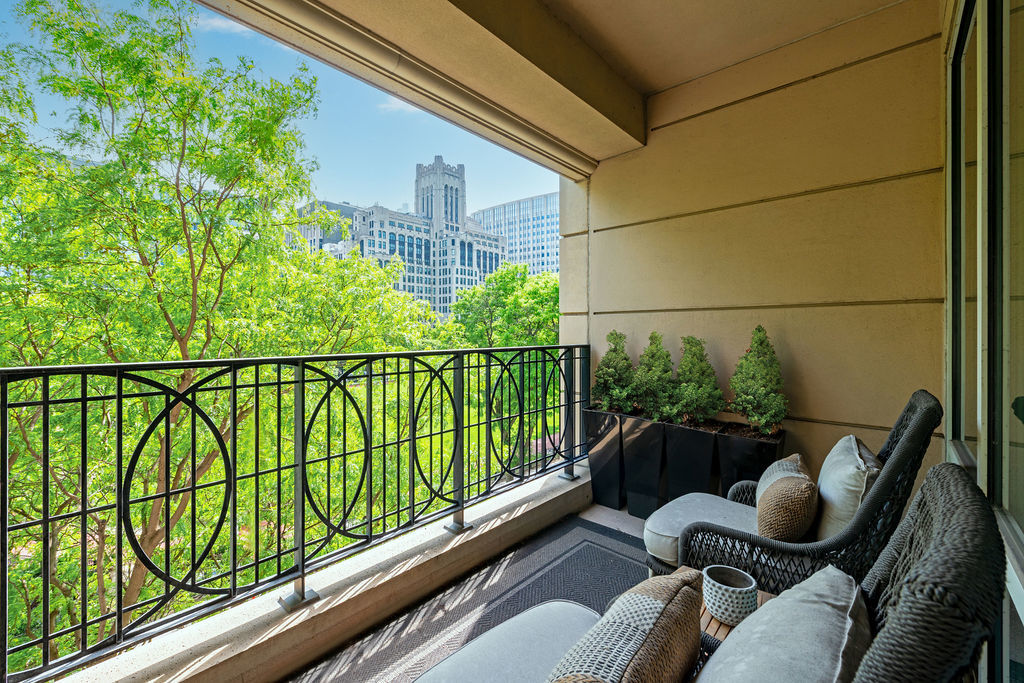 840 N Lake Shore Drive 401-402 Property Photo 21