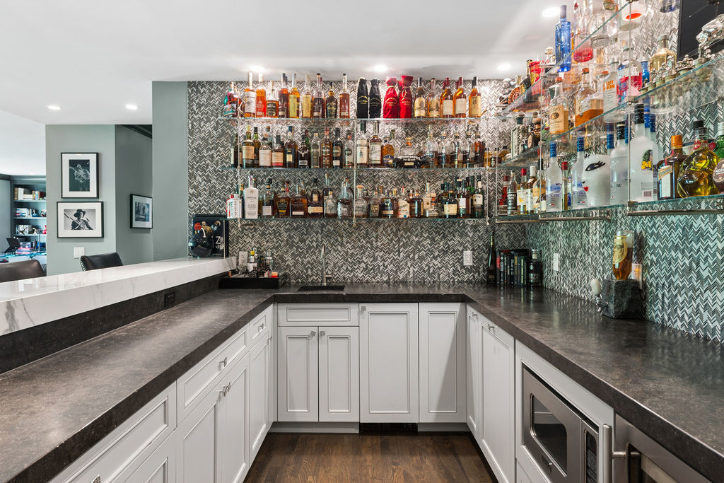 840 N Lake Shore Drive 401-402 Property Photo 25