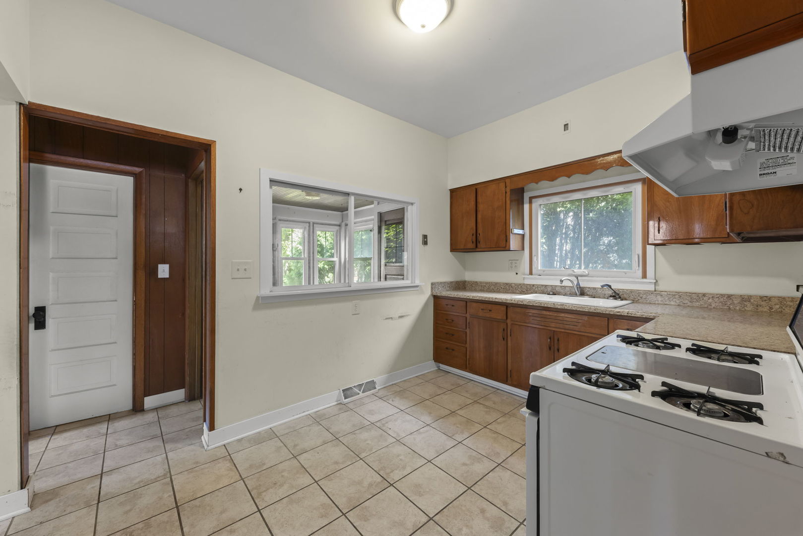 119 S Ellsworth Street Property Photo 10