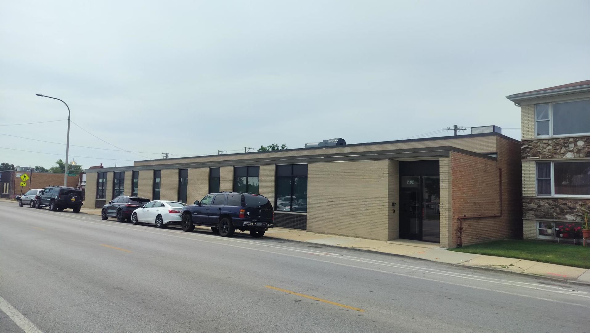 5660 N Elston Avenue Property Photo 1