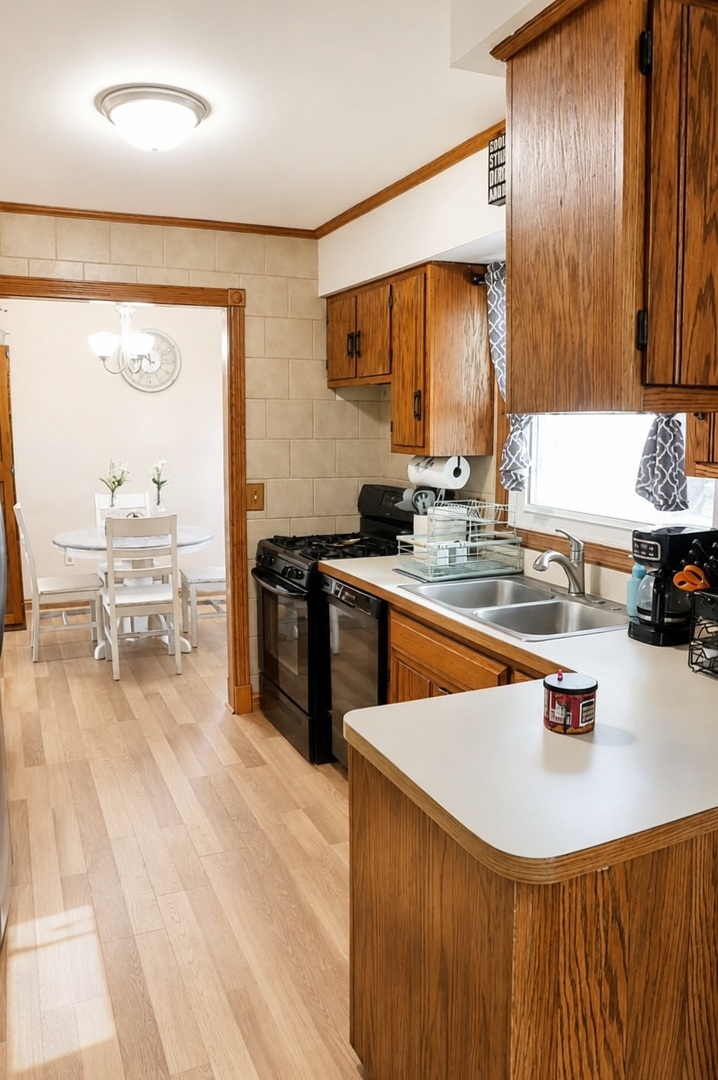 705 E Edgelawn Drive Property Photo 10