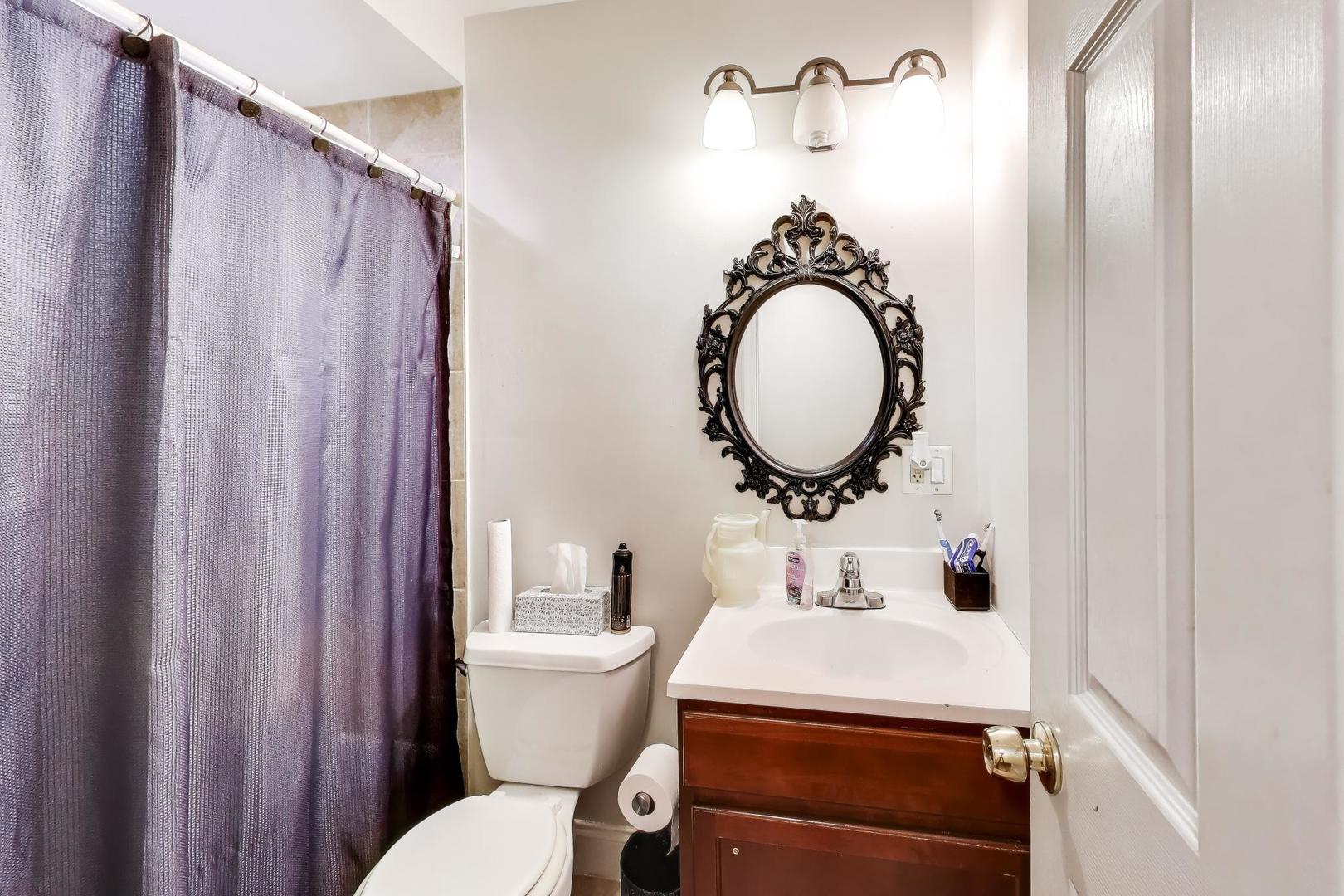 6400 N Ridge Boulevard 402 Property Photo 15