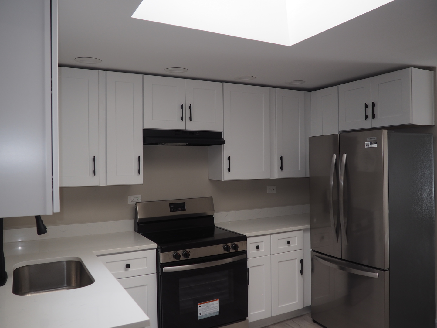 8808 Corcoran Road Property Photo 10