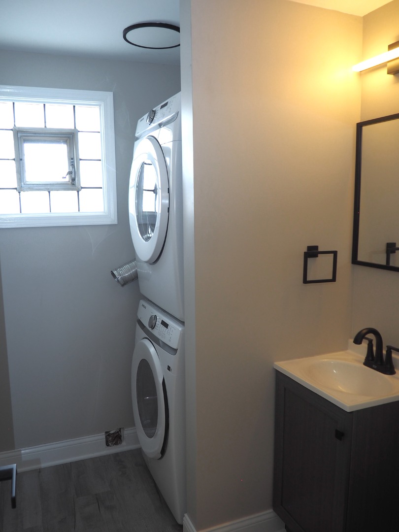 8808 Corcoran Road Property Photo 11