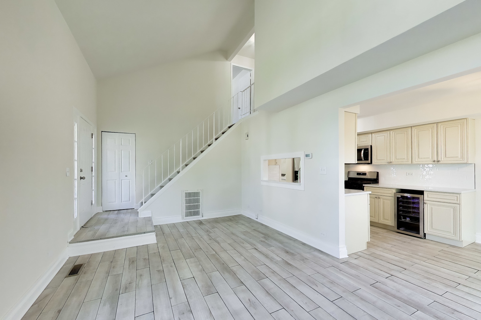 509 East Avenue Property Photo 3
