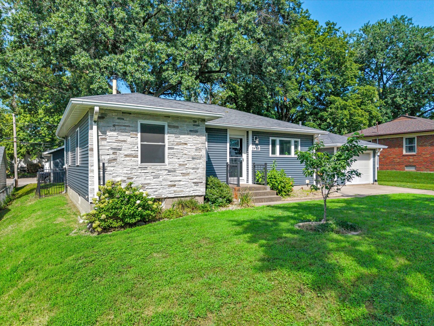 2420 Madison Street Property Photo 4