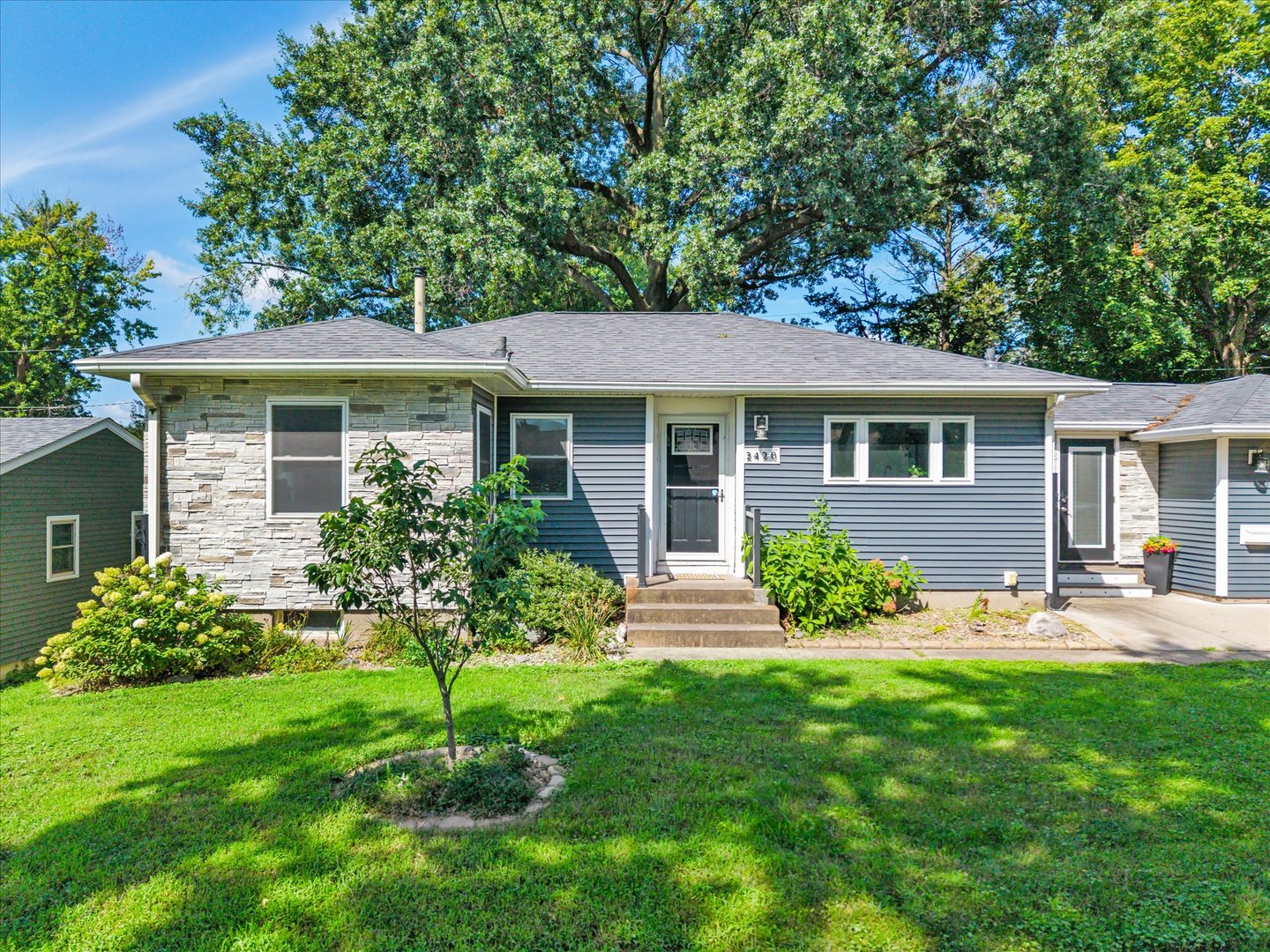 2420 Madison Street Property Photo 5