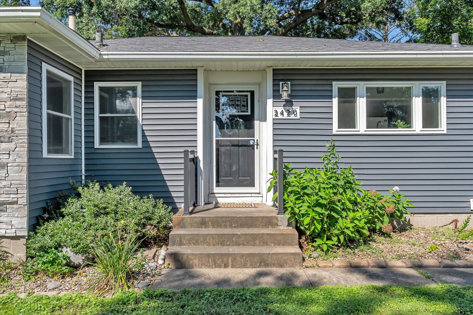 2420 Madison Street Property Photo 12