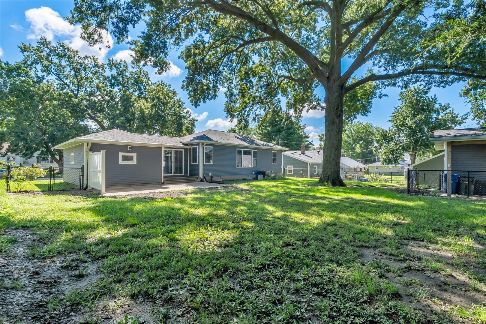 2420 Madison Street Property Photo 13