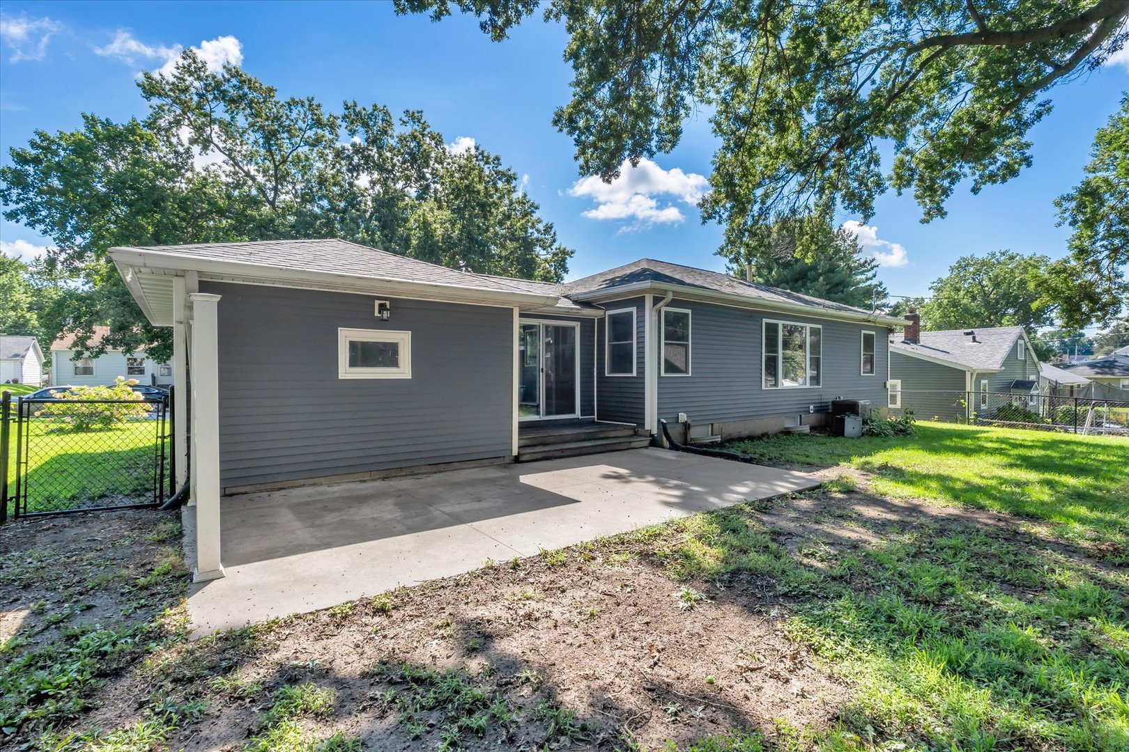 2420 Madison Street Property Photo 15