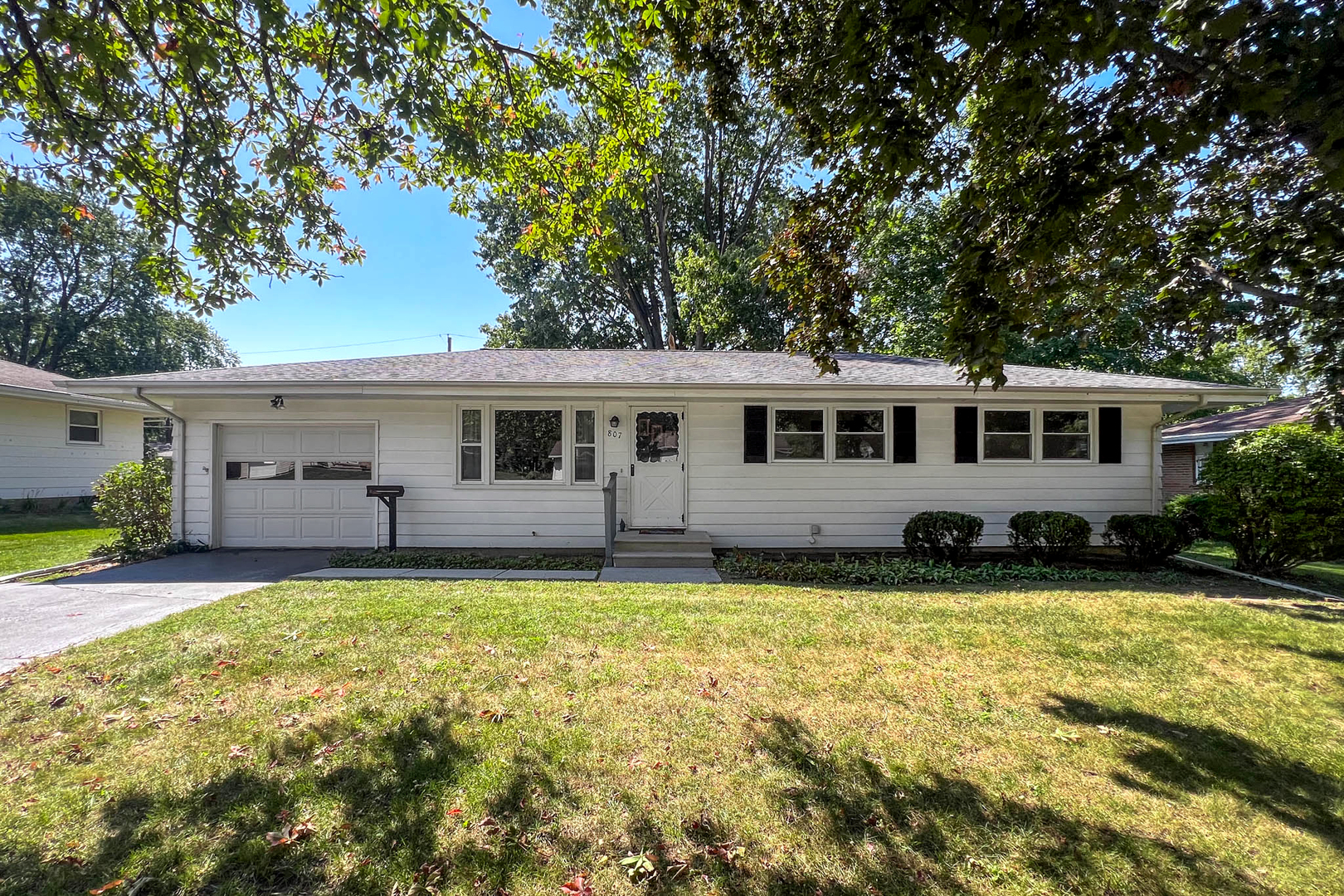 807 Sheridan Road Property Photo 1