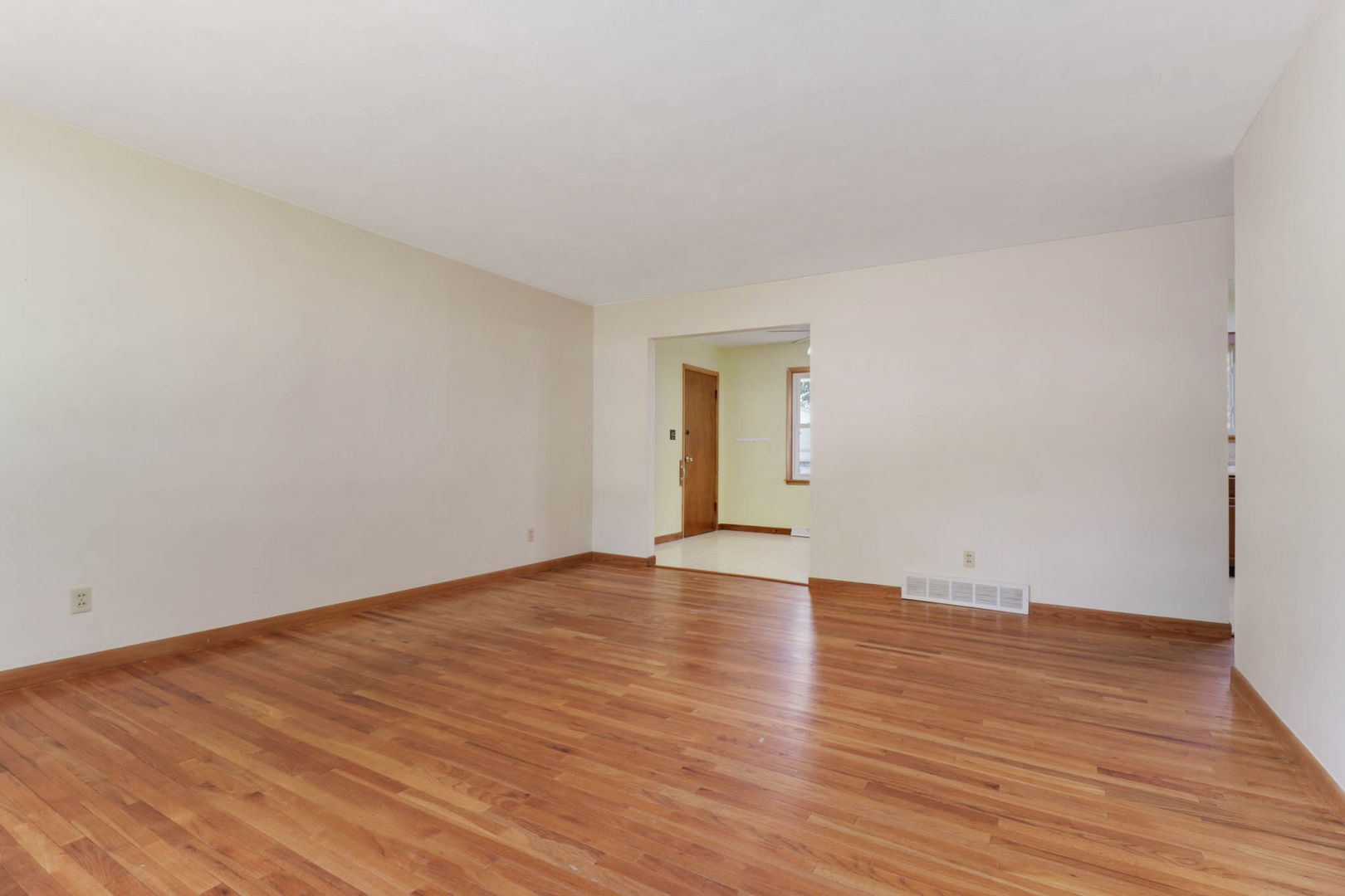 807 Sheridan Road Property Photo 2