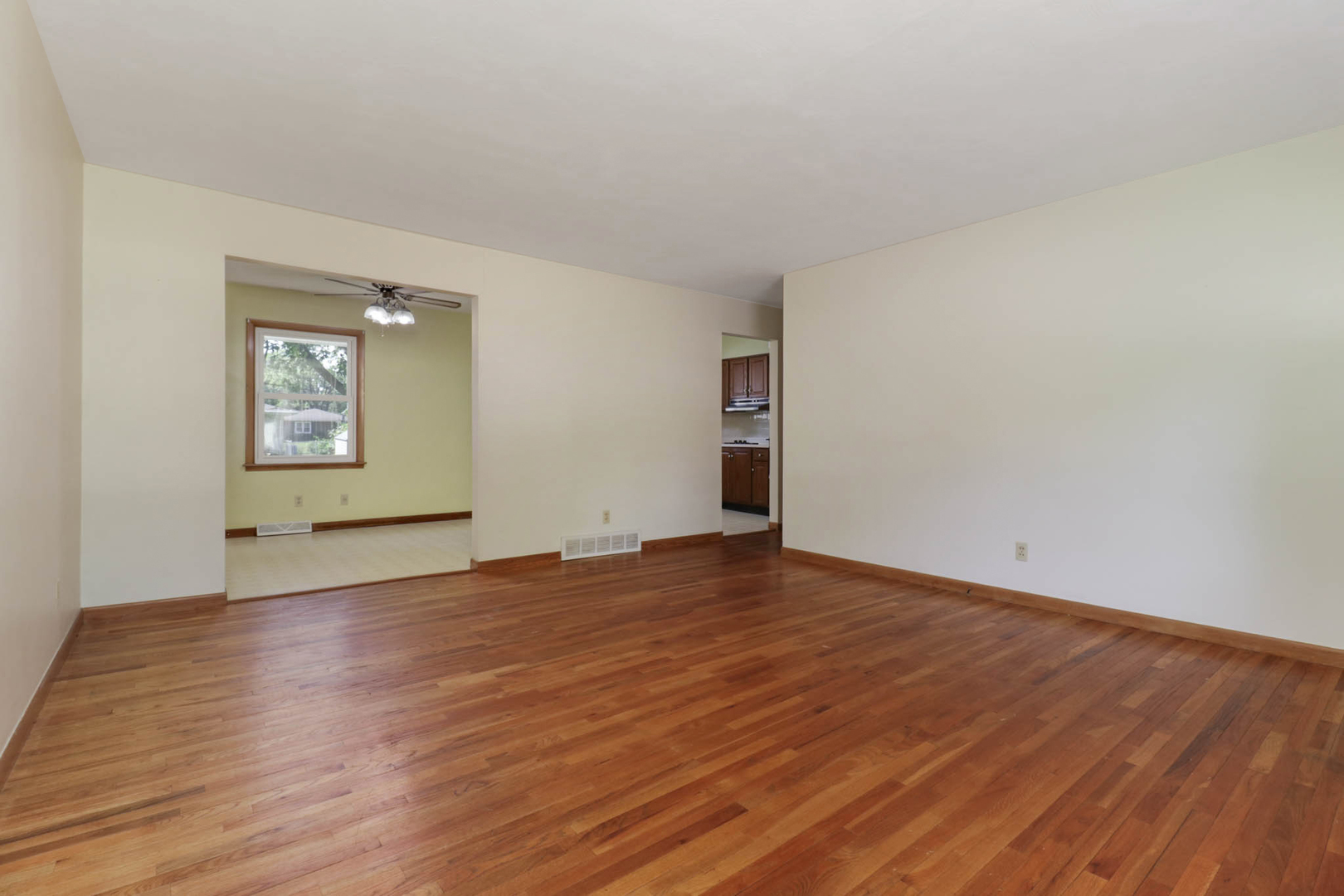 807 Sheridan Road Property Photo 3
