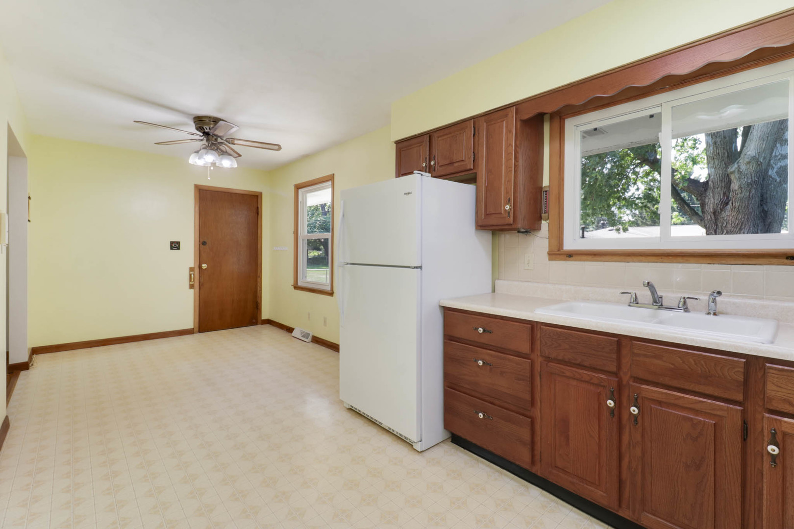 807 Sheridan Road Property Photo 10