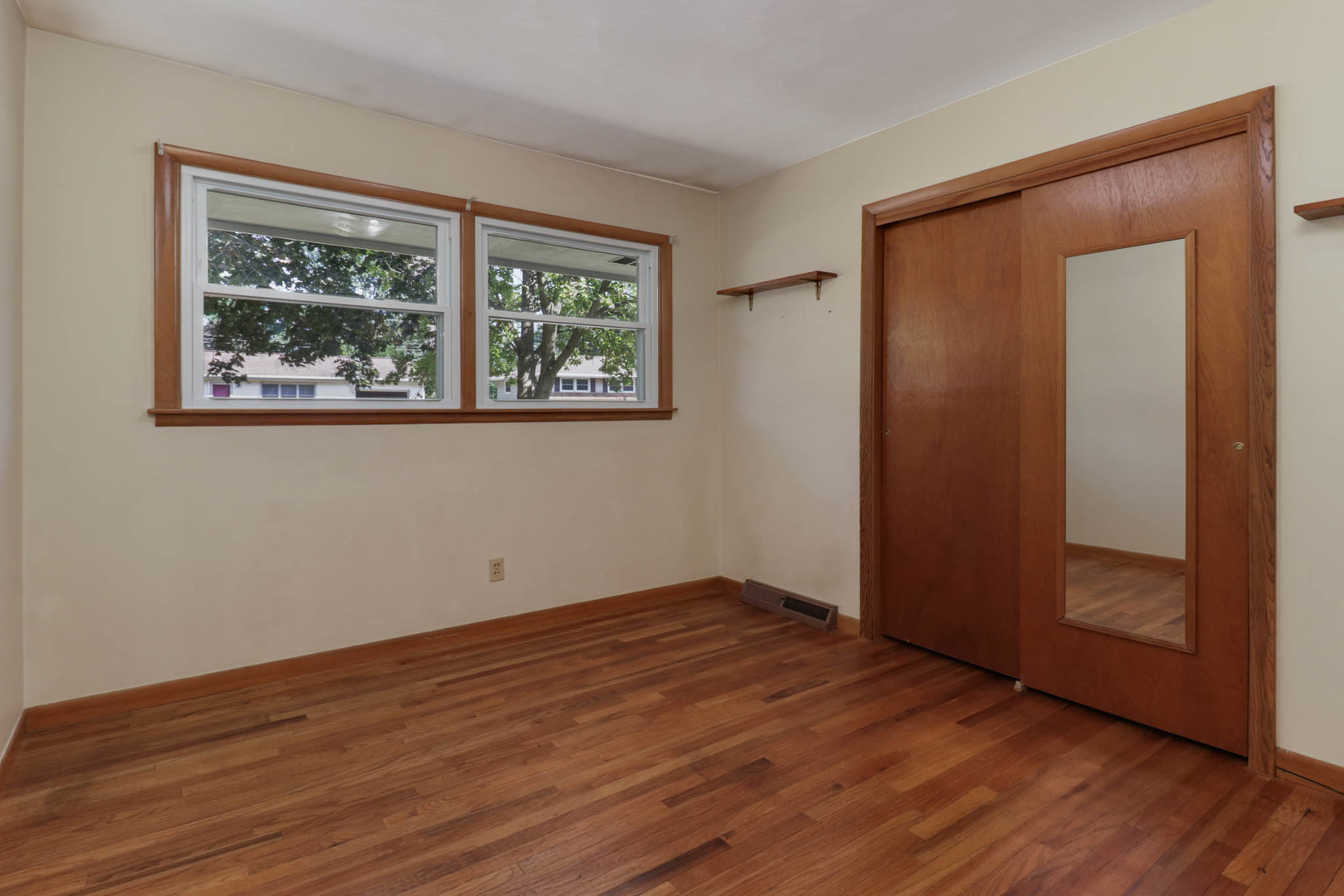 807 Sheridan Road Property Photo 12