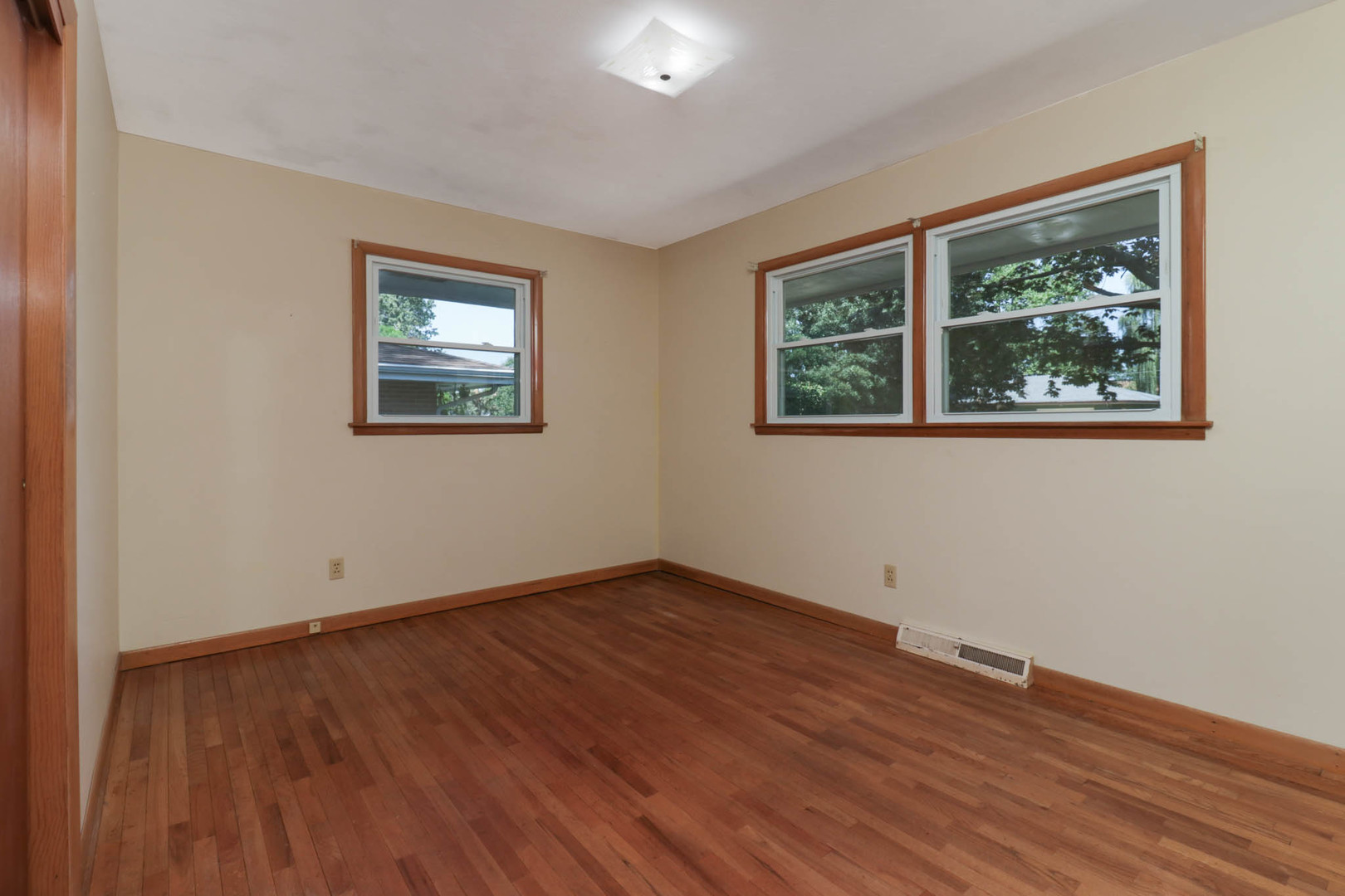 807 Sheridan Road Property Photo 14
