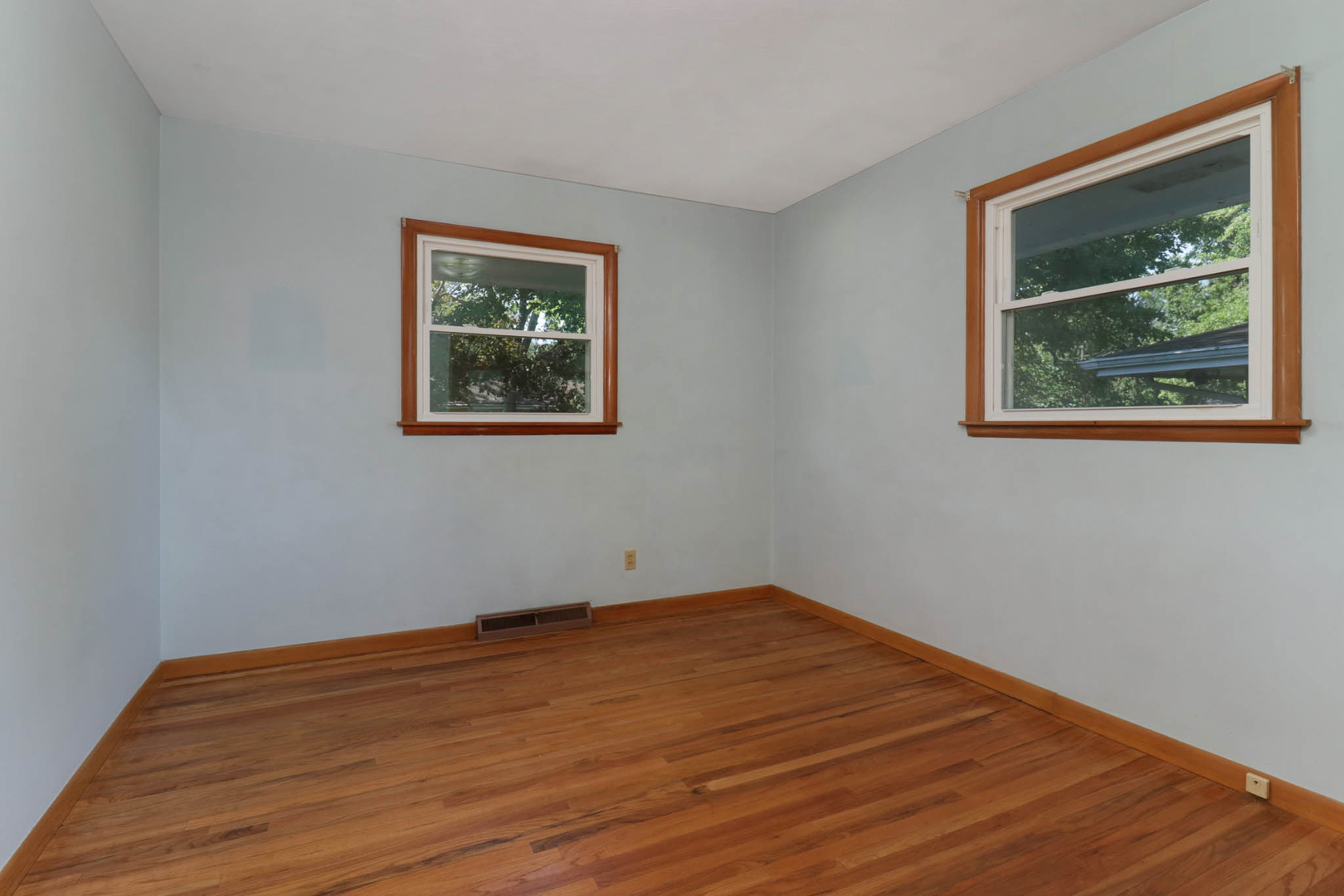 807 Sheridan Road Property Photo 17