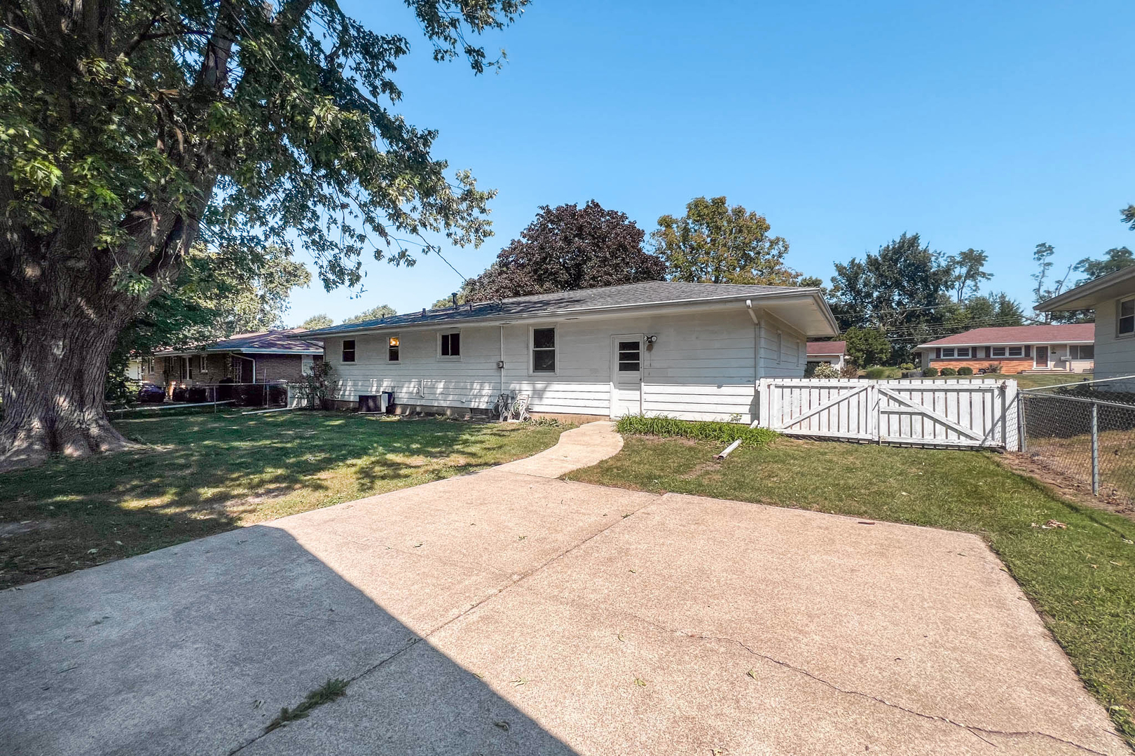 807 Sheridan Road Property Photo 31