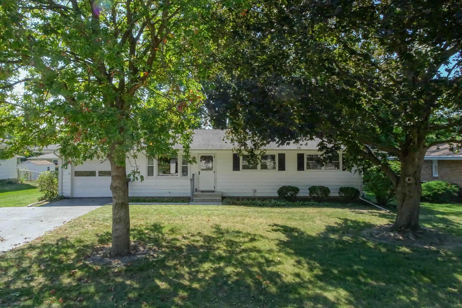 807 Sheridan Road Property Photo 35
