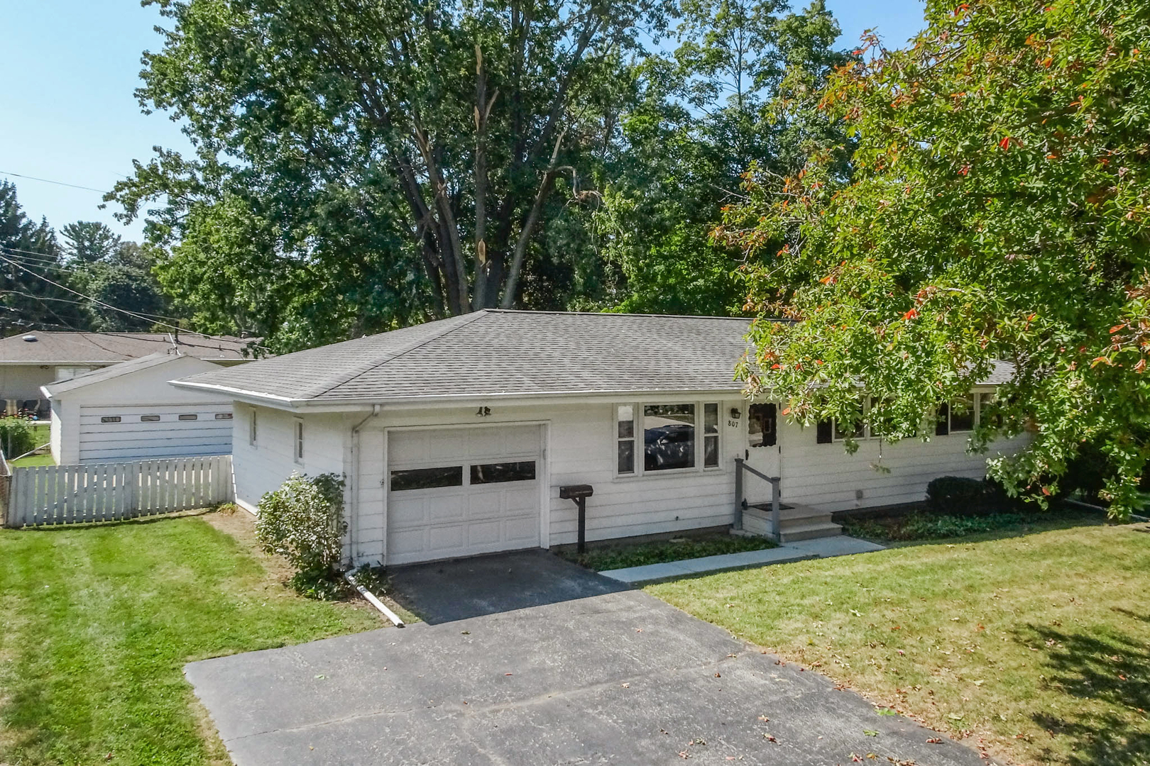 807 Sheridan Road Property Photo 36
