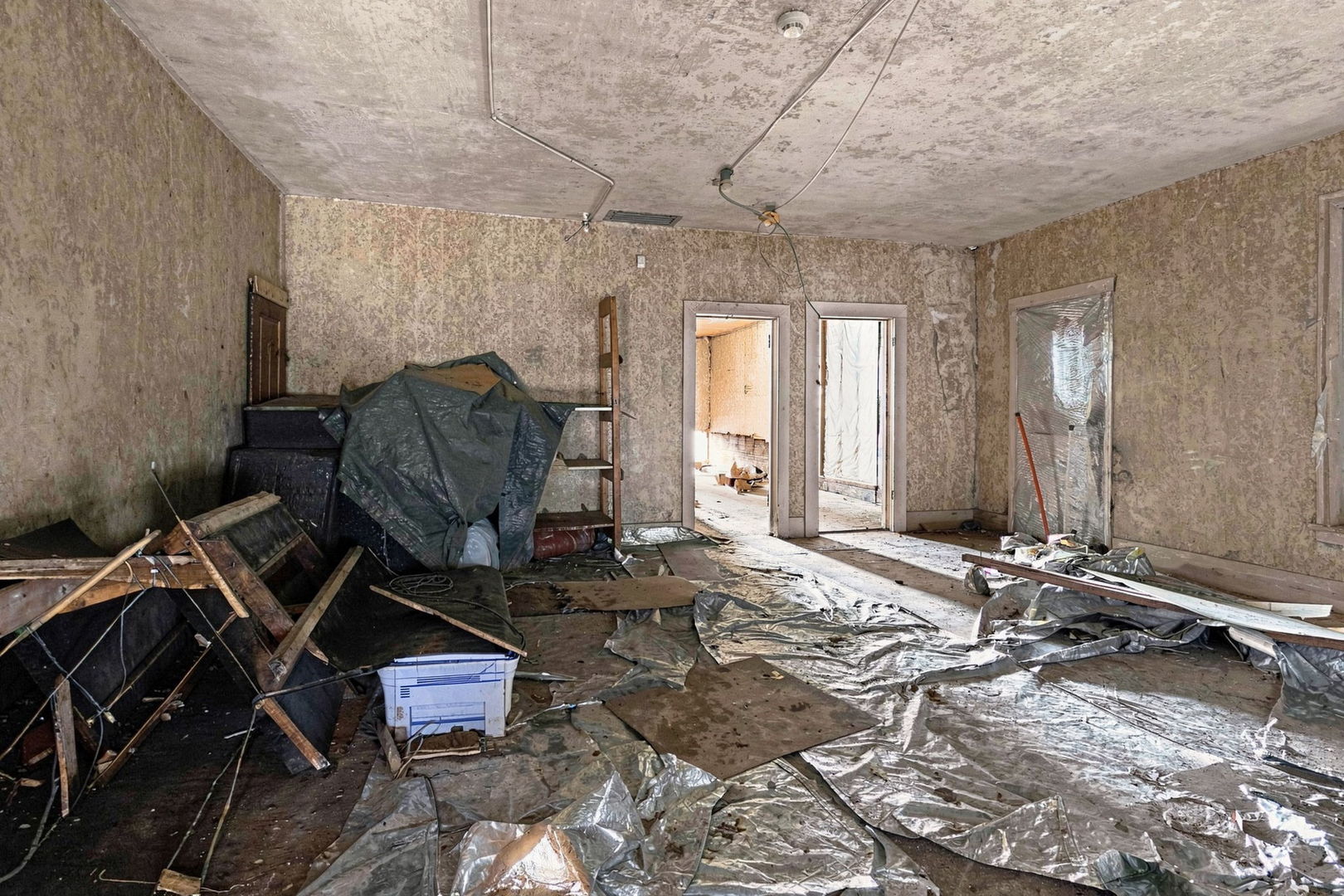 106 S State Street Property Photo 11