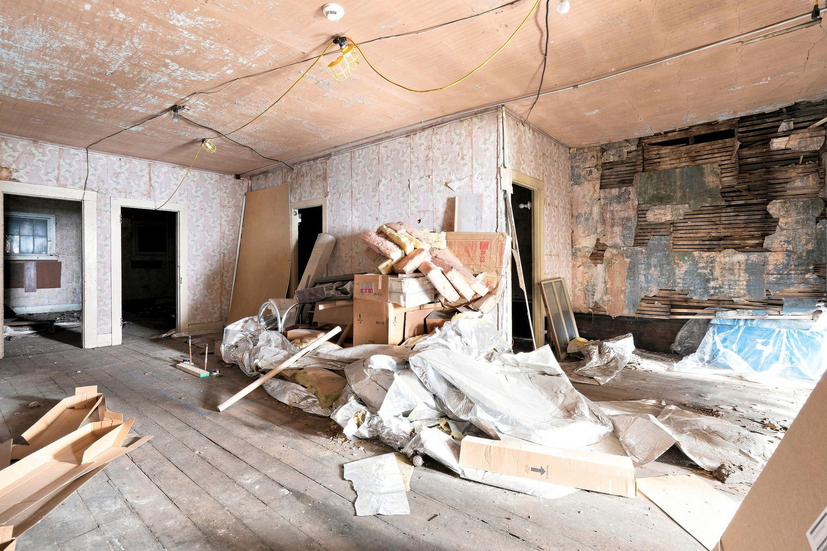 106 S State Street Property Photo 13