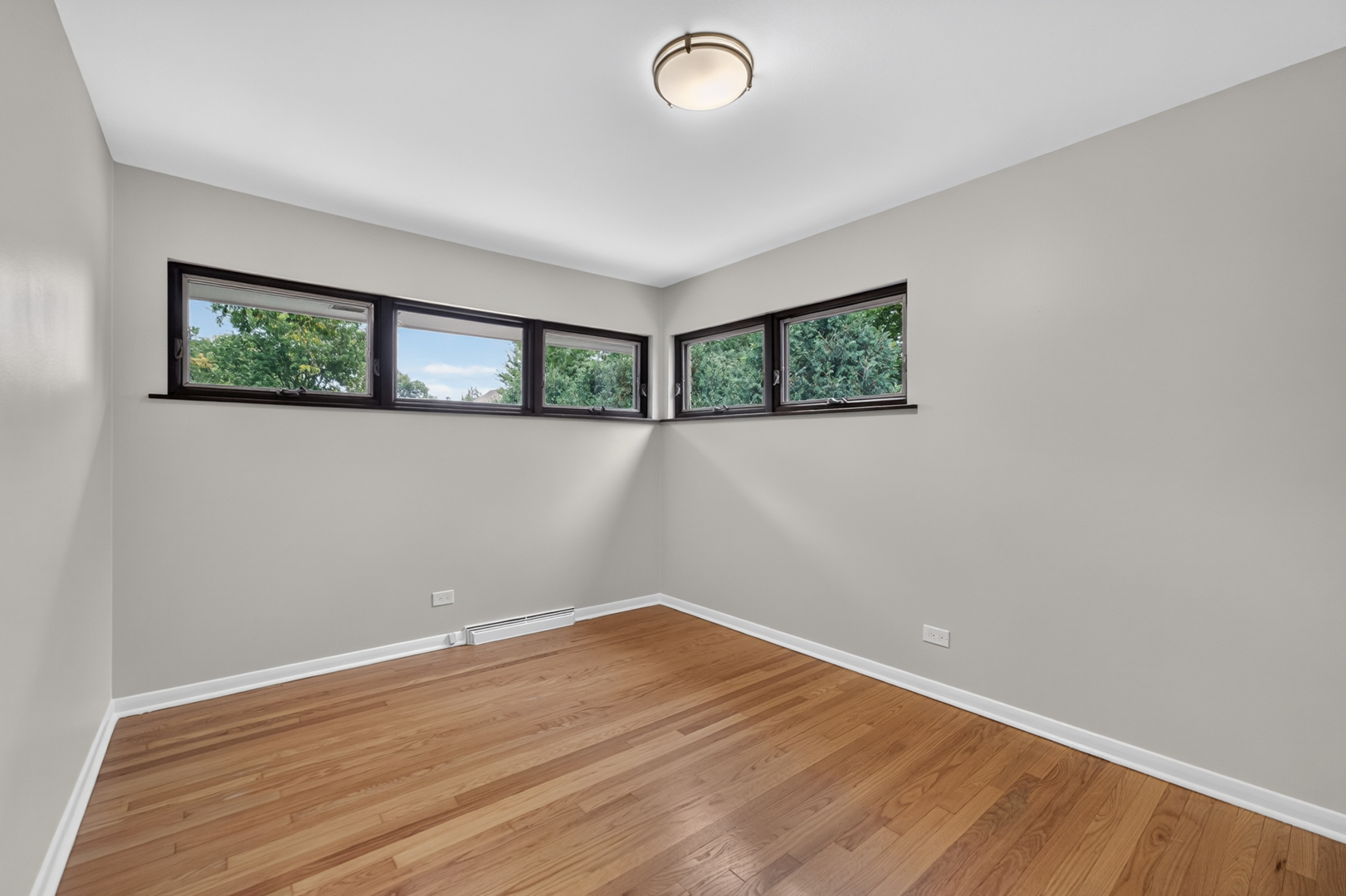 392 Windsor Avenue Property Photo 18