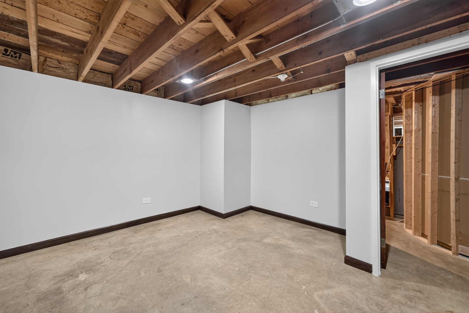 392 Windsor Avenue Property Photo 35