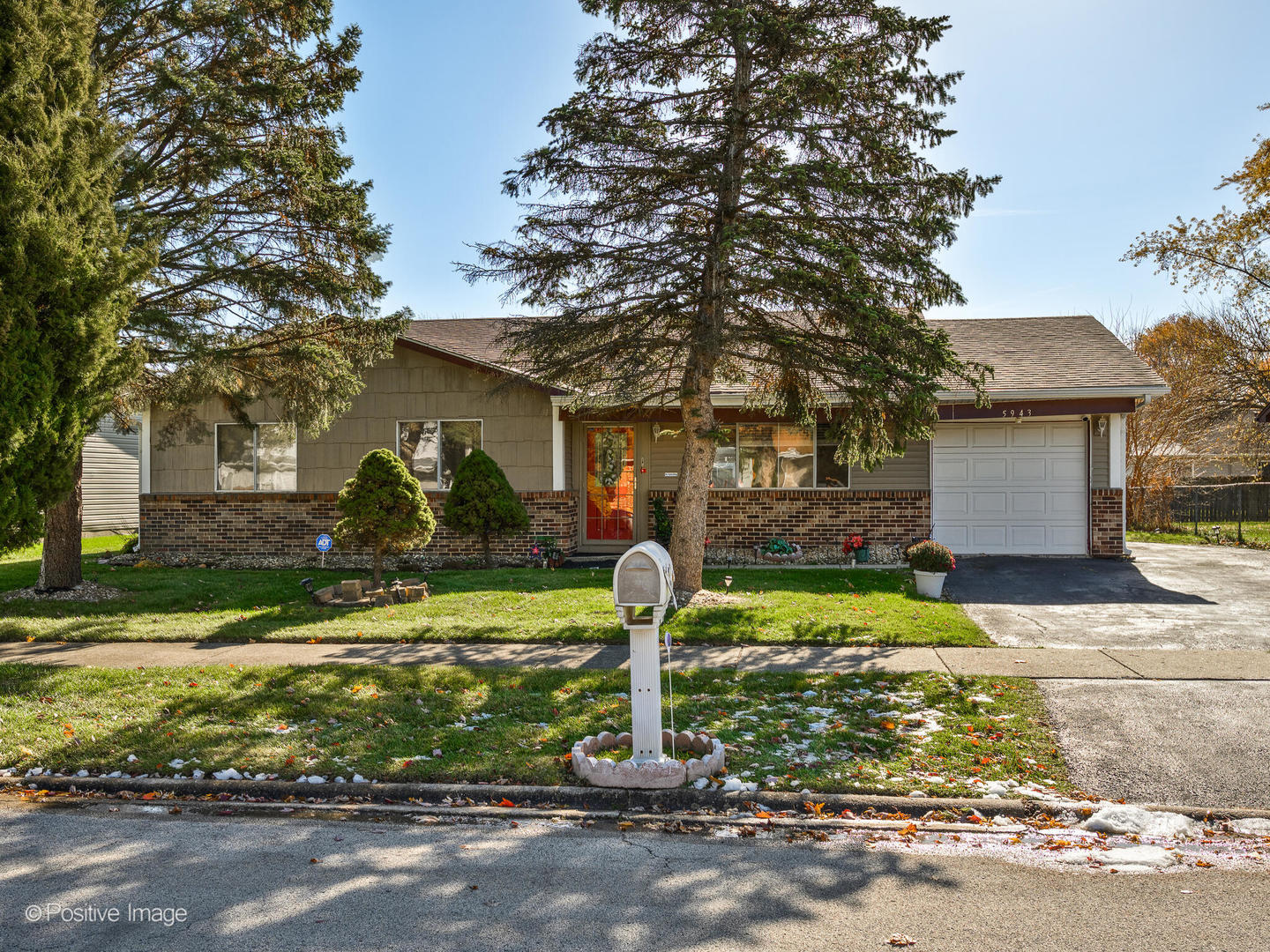 5943 Woodgate Drive Property Photo 1