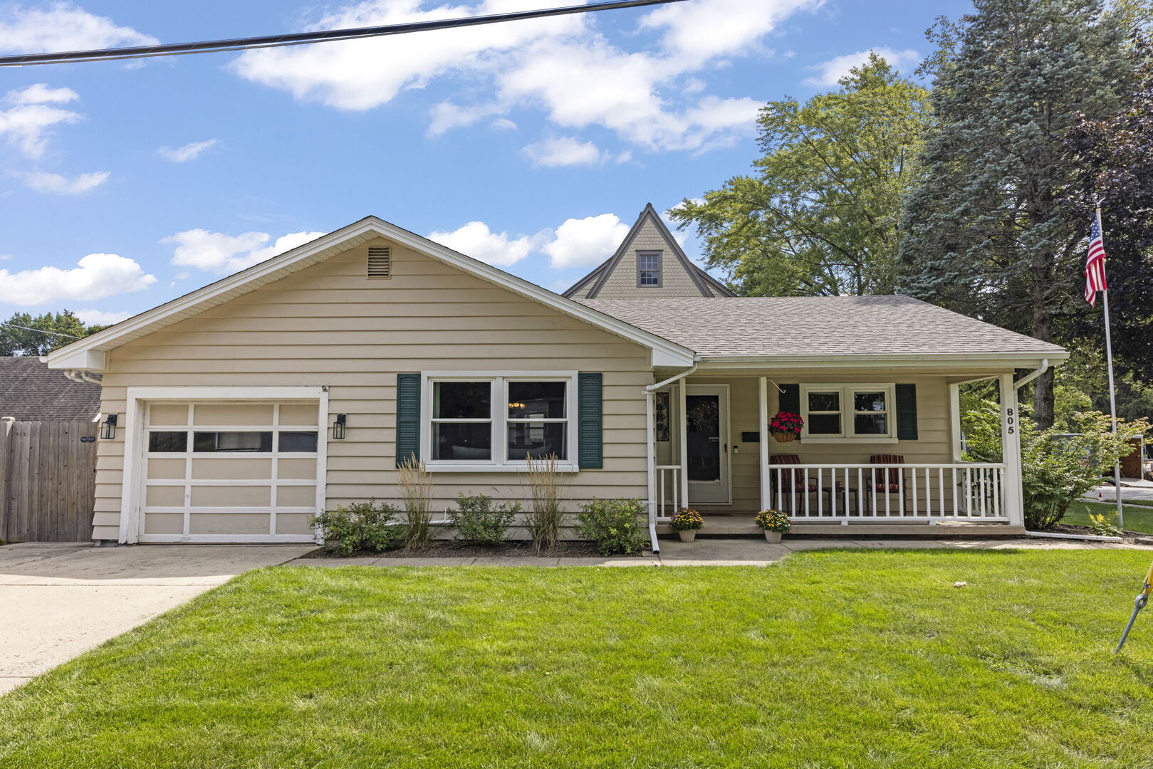 805 Walnut Avenue Property Photo 1